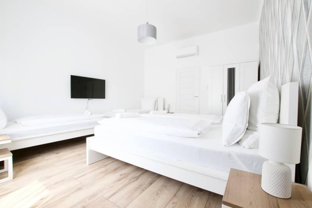 Apartment Premium By Hi5-vaci Str. 3 Bedroom